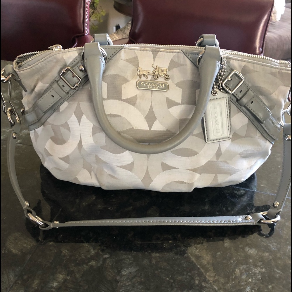 COACH HANDBAG